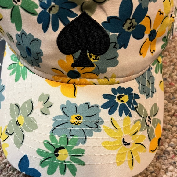 🎉 HP 🎉 🆕 Kate Spade French Cream Floral Cap - Picture 4 of 10